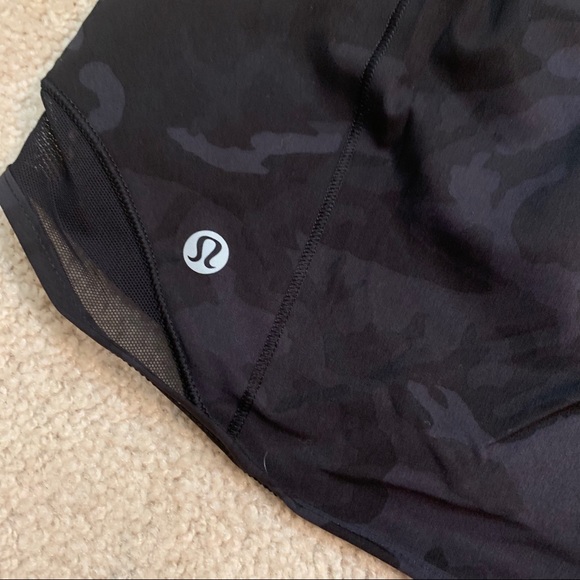 Lululemon Hotty Hot‎ Short *LR 2.5" incognito camo - Picture 8 of 13